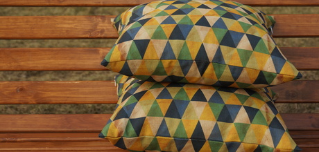 Декоративная подушки на диван зеленые треугольники