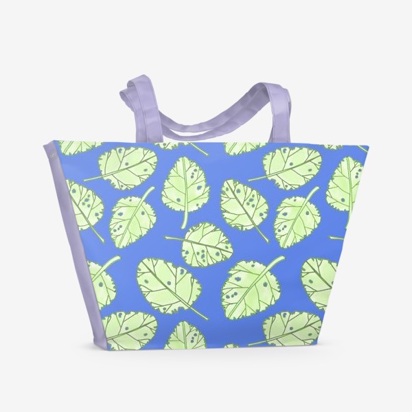 Пляжная сумка «Зеленые листики на синем фоне»