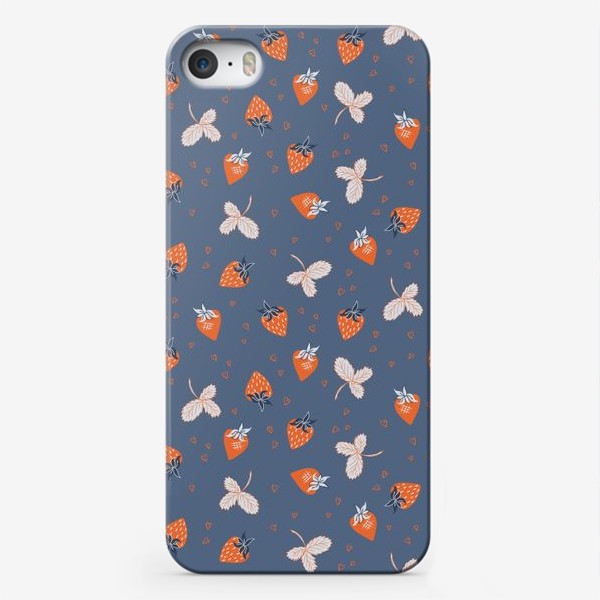 Чехол iPhone «Яркий паттерн с клубникой и сердцами на синем фоне»