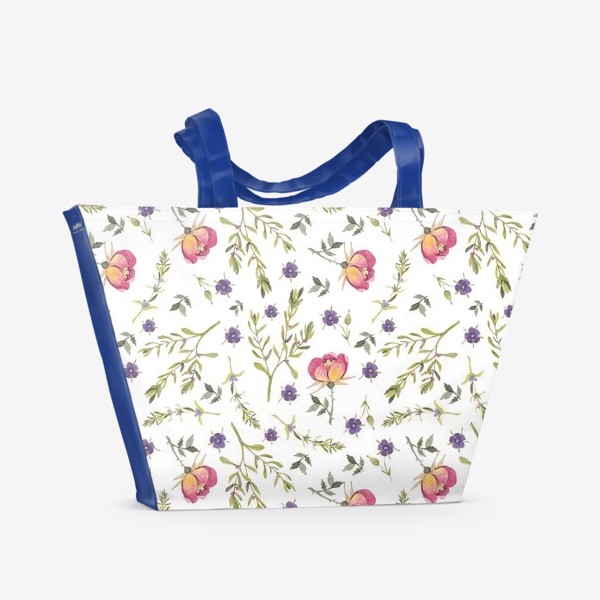 Пляжная сумка «Розы и фиолетовые цветы на белом фоне»