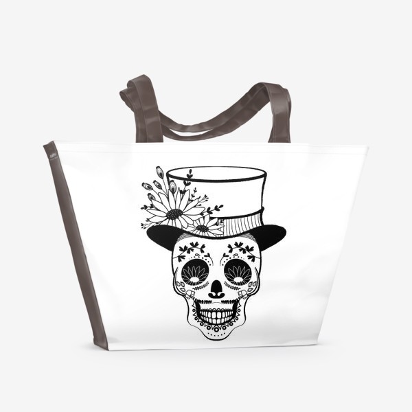 Пляжная сумка «Черно-белый череп в шляпе с цветами»