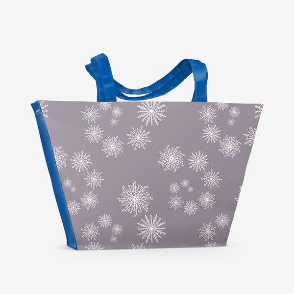 Пляжная сумка «Снежинки новогодний зимний принт на сером фоне »
