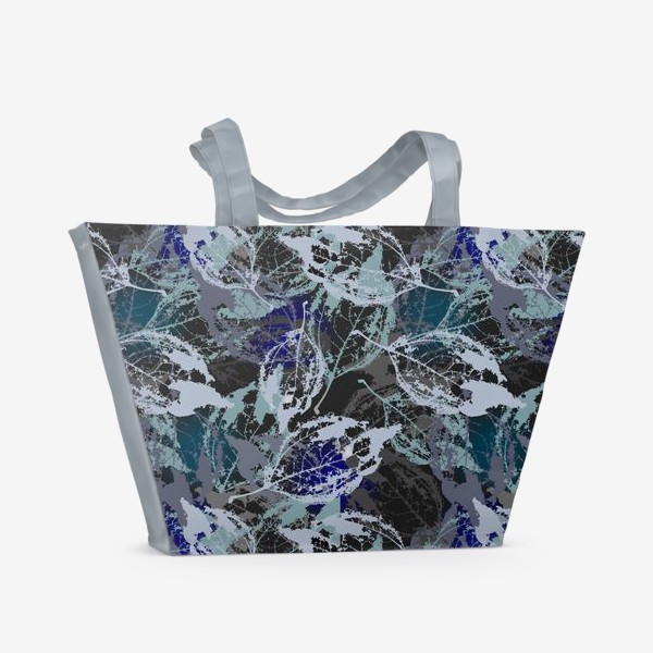 Пляжная сумка «Скелетированные листья в сине сером на чёрном »