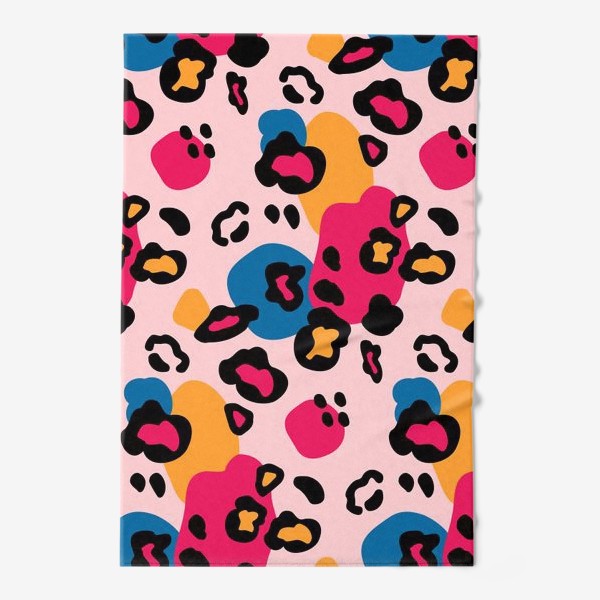 Полотенце «Абстрактный паттерн с леопардовыми пятнами на розовом фоне»