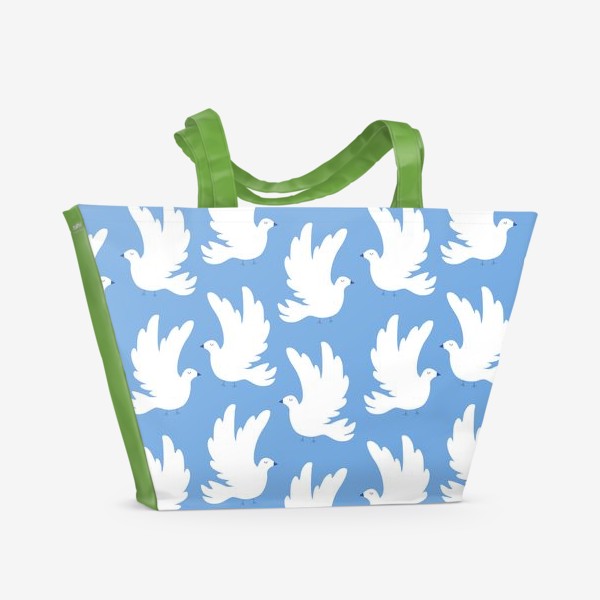 Пляжная сумка «Белые голубки на голубом фоне паттерн»