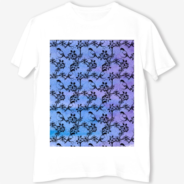Футболка «Птицы и цветы на акварельном сине-фиолетовом фоне»