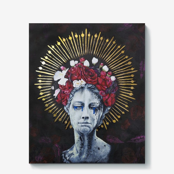 Холст «Пангея. портрет женщины-статуи в слезах, в короне и венке из алых роз. черный фон и золото»