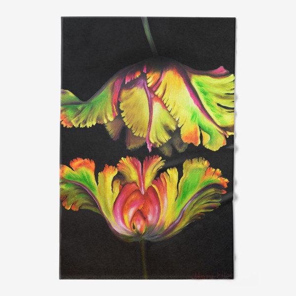 Полотенце «Два радужных тюльпана на черном фоне в зеленых, желтых, оранжевых и розовых тонах.»