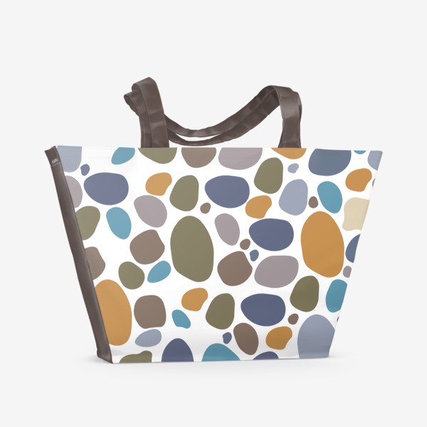 Пляжная сумка &laquo;Паттерн с разноцветными морскими камушками на белом фоне.&raquo;
