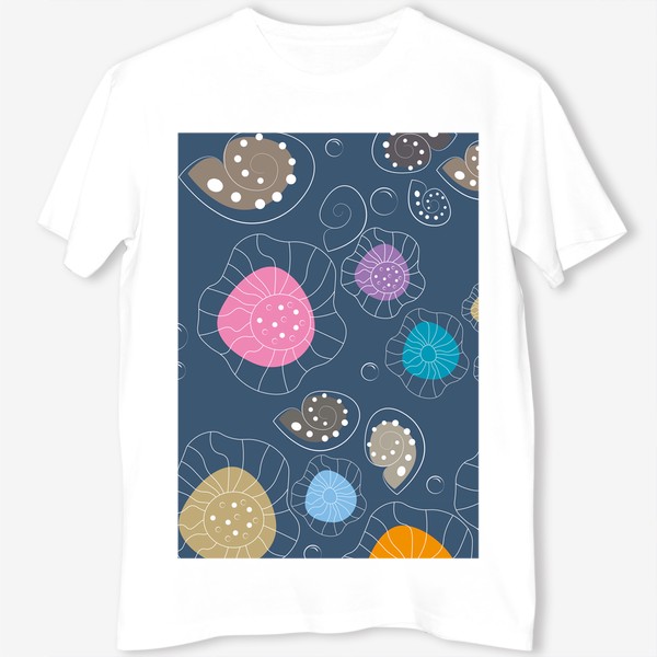 Футболка «Медузы и раковины улиток.Морская бесшовная текстура с медузами и раковинами.»