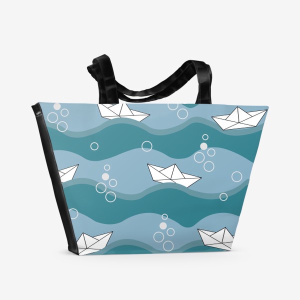 Пляжная сумка «Бумажные кораблики на волнах. Бесшовный паттерн с бумажными корабликами.»