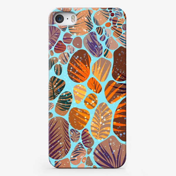 Чехол iPhone «Разноцветные камушки, песок и пальмовые листья на голубом фоне»