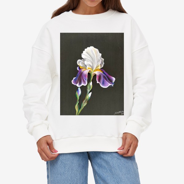 Свитшот «Бело-фиолетовый цветок, Ирис сухой пастелью на темном фоне»