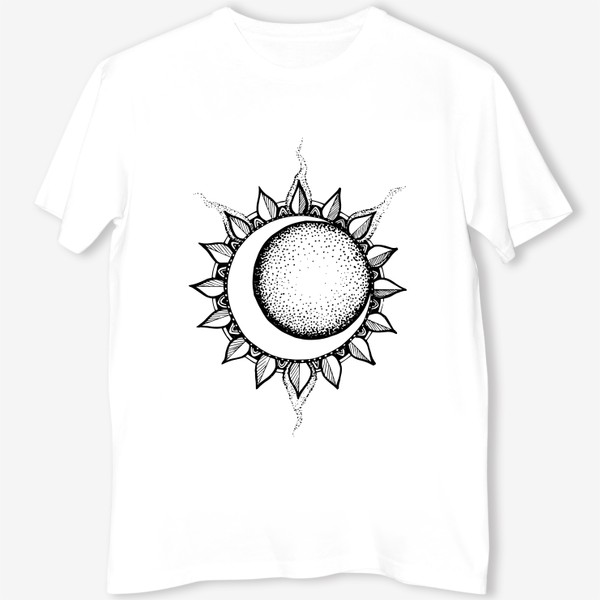 Футболка &laquo;затмение луны поверх солнца, серп месяца и мандала солнца черно белый рисунок &raquo;