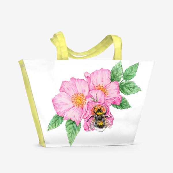Пляжная сумка &laquo;Цветы шиповника и шмель&raquo;