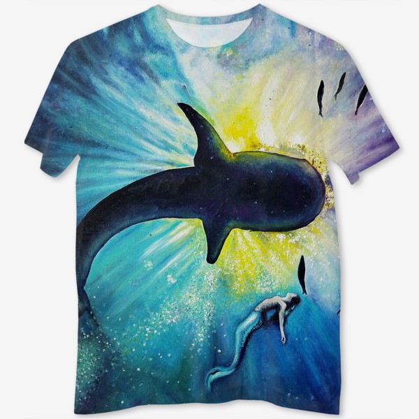 Футболка с полной запечаткой «Из глубин к свету. Китовая акула и русалка в море и солнечном свете»