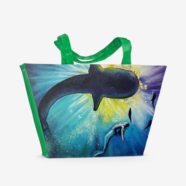 Пляжная сумка «Из глубин к свету. Китовая акула и русалка в море и солнечном свете»