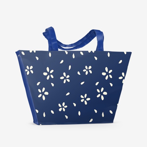 Пляжная сумка «Цветочки на синем фоне»