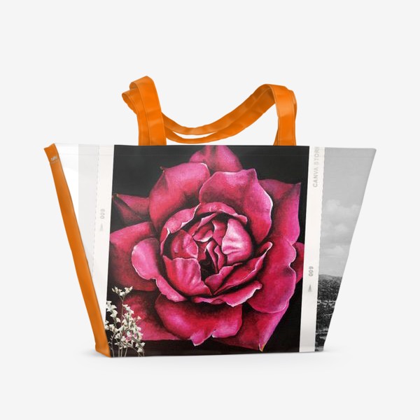 Пляжная сумка «Коллаж с алой розой. Сухоцвет. Черно-белое фото»