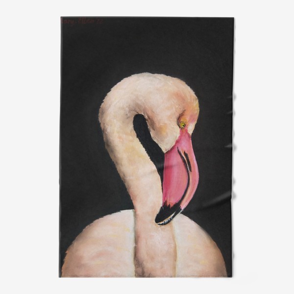 Полотенце «Розовый Фламинго крупным планом на темном фоне»