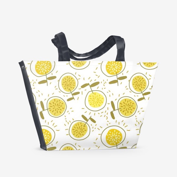 Пляжная сумка «Веселые желтые абстрактные цветы на белом фоне»