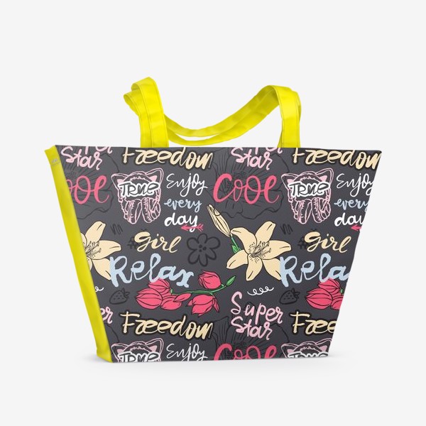 Пляжная сумка &laquo;Девчачий паттерн с цветами и надписями на сером фоне&raquo;