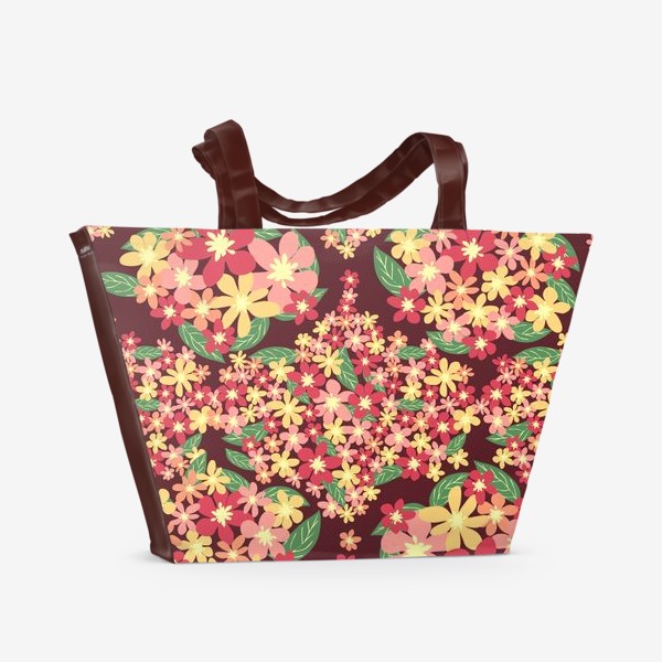 Пляжная сумка «Цветочные ромбы, геометрический паттерн из розовых, желтых, красных цветов на бордовом»