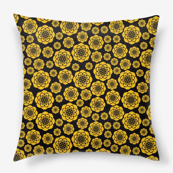 Подушка «Желтые цветы на черном»