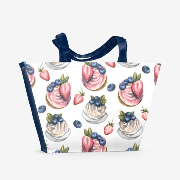 Пляжная сумка «Капкейки с кремом и ягодами. Акварельный паттерн.»