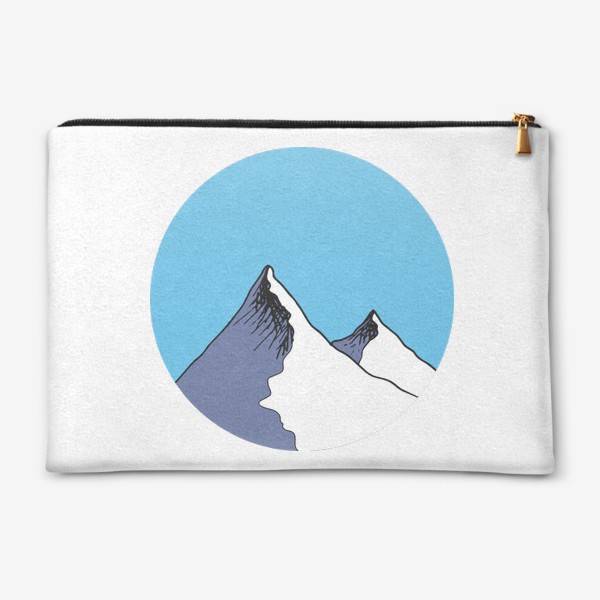 Косметичка &laquo;Две снежные горы на голубом фоне неба в форме круга, серая снежная вершина горной цепи&raquo;