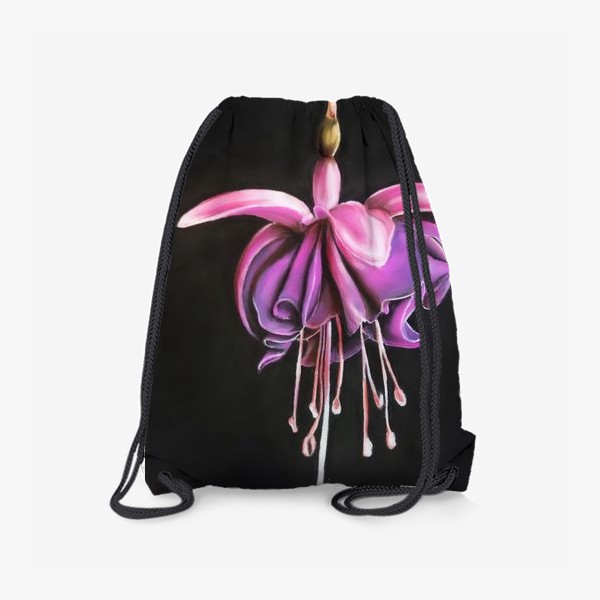 Рюкзак «Розово-фиолетовый цветок фуксии крупным планом на черном фоне»