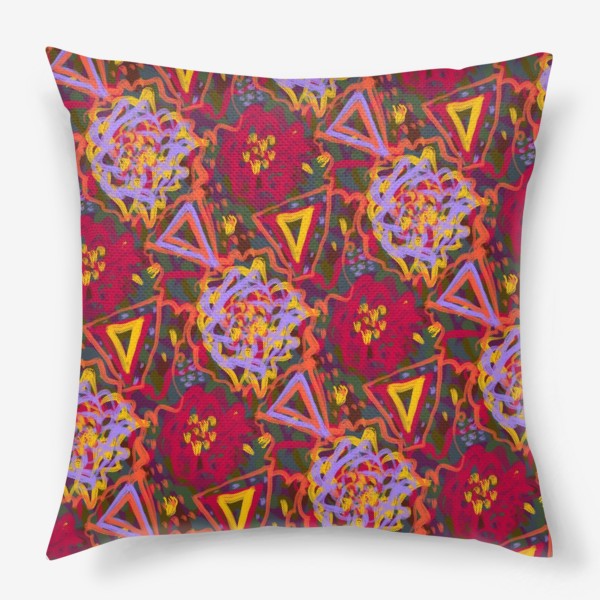 Подушка «Красивый этнический паттерн с цветами и треугольниками»