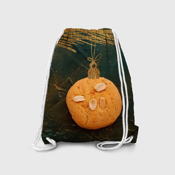 Рюкзак «Новогодний шарик в виде печеньки висит на еловой золотой ветке»