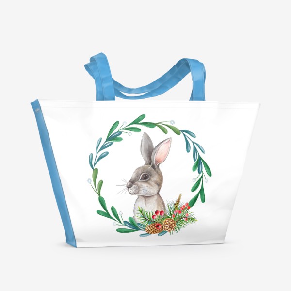 Пляжная сумка «Новогодний заяц в рамке с листьями и шишками.»