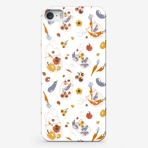 Чехол iPhone &laquo;Акварельный нарисованный вручную бесшовный фон с яркими иллюстрациями овощей в эко сумках. Сетчатые мешки, магазин, еда&raquo;