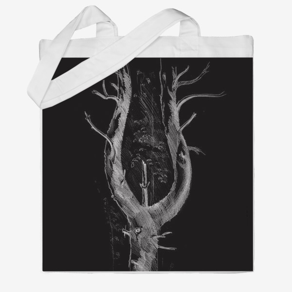 Сумка хб &laquo;Нарисованная вручную карандашом лесная иллюстрация, раздвоенный ствол дерева, сосна, кора. Черный фон&raquo;
