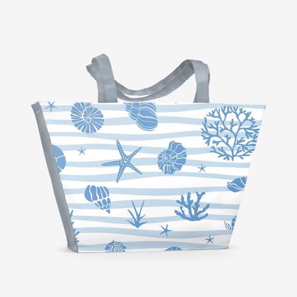 Пляжная сумка «Ракушки, морские звезды, кораллы и водоросли на полосатом фоне. Летний принт»