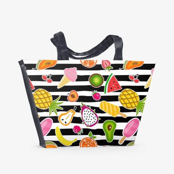 Пляжная сумка «Ягоды, фрукты и мороженое на полосатом фоне»