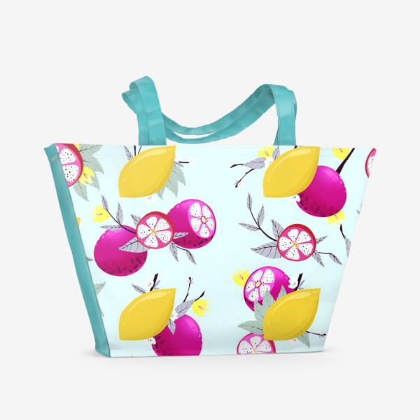 Пляжная сумка «Яркий фруктово-цветочный паттерн на голубом фоне»