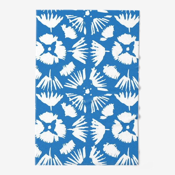 Полотенце «Голубой узор в стиле Бохо с белыми австрактными цветами »