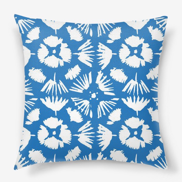 Подушка «Голубой узор в стиле Бохо с белыми австрактными цветами »