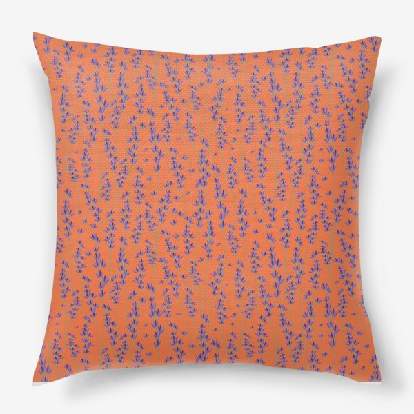 Подушка «Маленькие фиолетовые полевые цветы на длинных зеленых стеблях на оранжевом фоне»