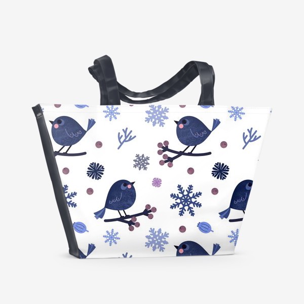 Пляжная сумка «Птицы и снежинки Новогодний зимний принт с птицами ягодами и снежинками»