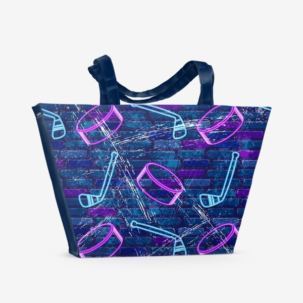 Пляжная сумка «хоккейный паттерн с неоновыми шайбами и клюшками на кирпичной текстуре»