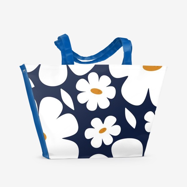 Пляжная сумка «белые цветы на синем фоне»