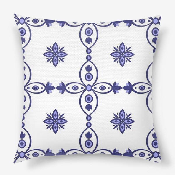Подушка «Белый и синий орнамент»