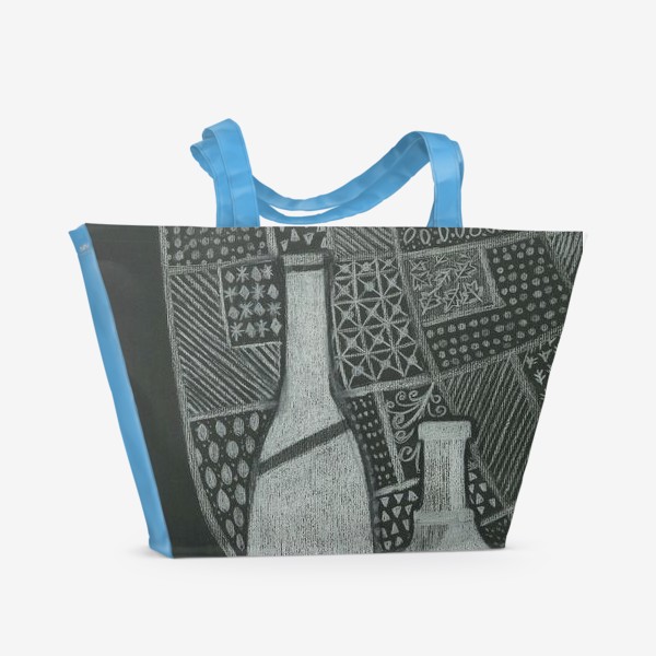 Пляжная сумка «Черно-белый натюрморт с бутылочками и ракушкой»