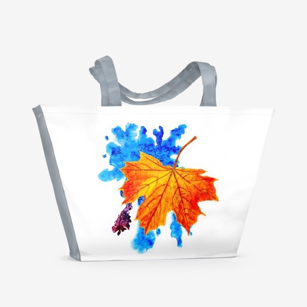 Пляжная сумка «Осенний лист клена на акварельной синей кляксе»
