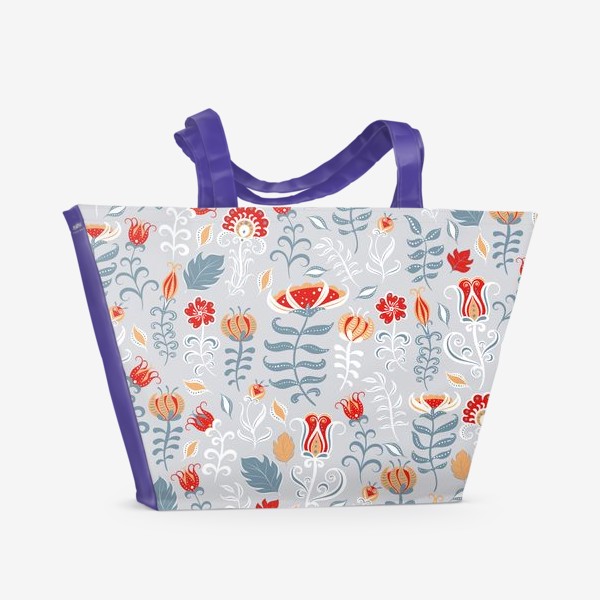 Пляжная сумка «Паттерн с цветами и веточками на сером фоне в фольклорном стиле»