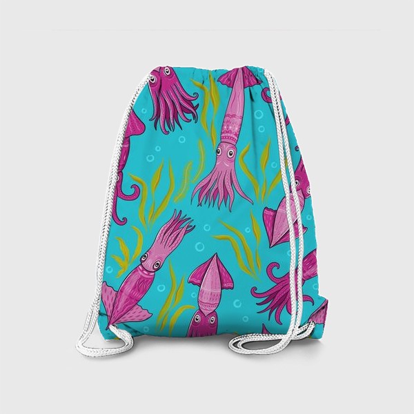 Рюкзак «Сиренево-розовые кальмары с орнаментом на фоне моря. Кальмаро-паттерн.»